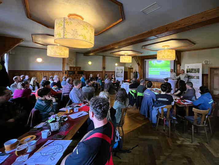 Vorstellung der Ergebnisse der Stichprobeninventur 2024 im Revier Langula durch Forstamtsleiter Dirk Fritzlar und FFK Mitarbeiter Ralf Wentzel